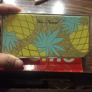 Too Faced Sparkling Pinnaple Eyeshadow Palette.